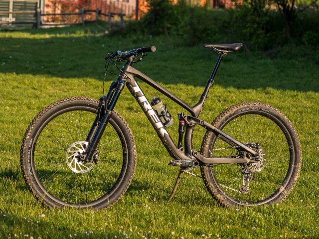 Trek Fuel EX 9.8 GX test - bici lato sx