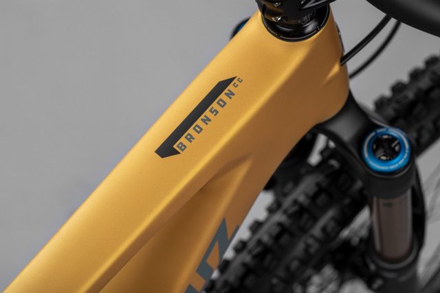 Santa Cruz Bronson MY22 - 03