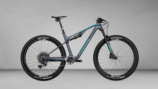 Canyon Lux CF 8 - bici
