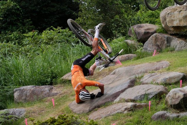 Tokyo 2020 - Mathieu Van der Poel crash