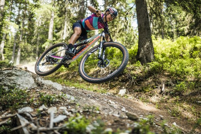 Canyon Lux Trail Emily Batty - action 02