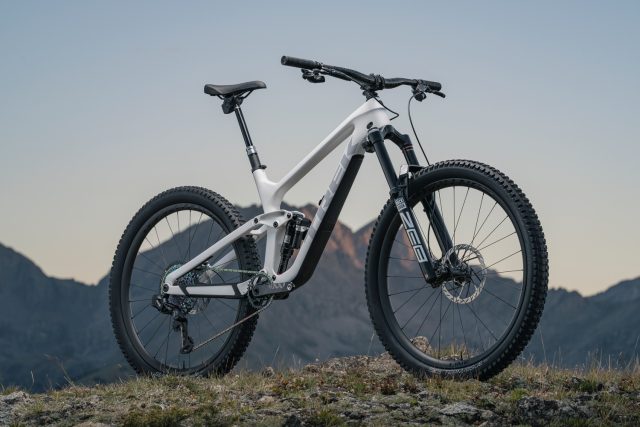 Trek Slash 9.9 XX1 AXS Flight Attendant