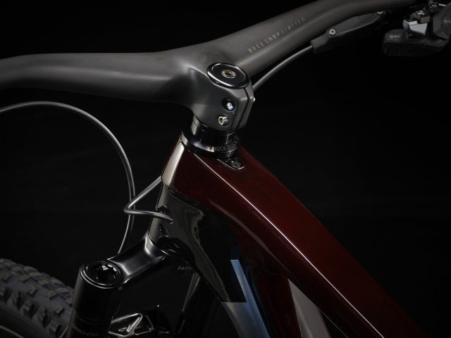 Bontrager RSL OCLV Carbon integrated cockpit