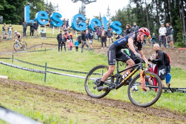 Team Trek Pirelli ITW - Simone Avondetto - Les Gets action