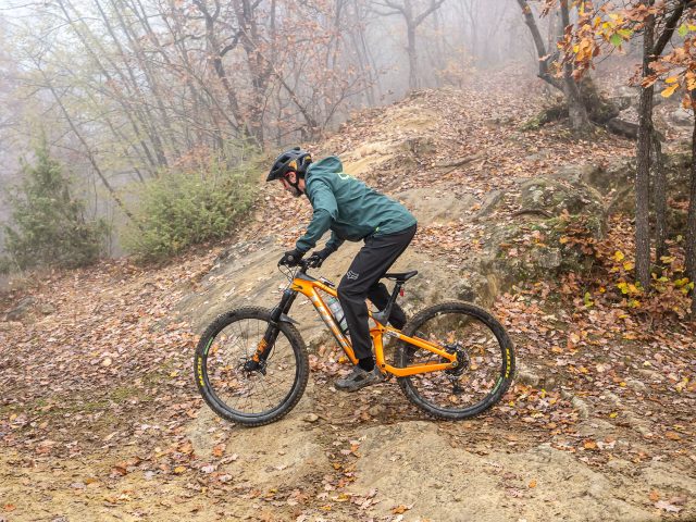 Abbigliamento impermeabile MTB - Fox Racing - action 01