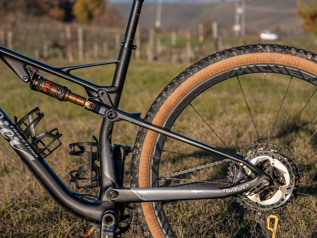 Wilier Urta SLR - MTB XC - review - carro pivotless