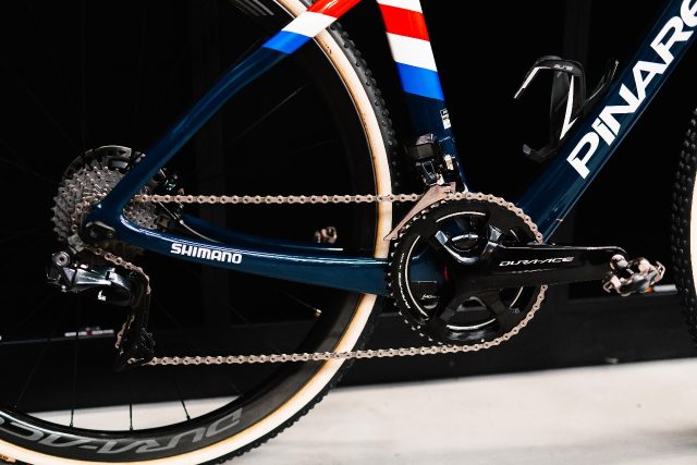 Pinarello Crossista F particolare trasmissione Shimano