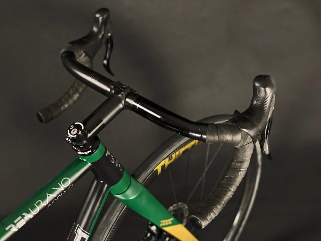 bici da corsa in acciaio T°RED Rea Urano, particolare manubrio
