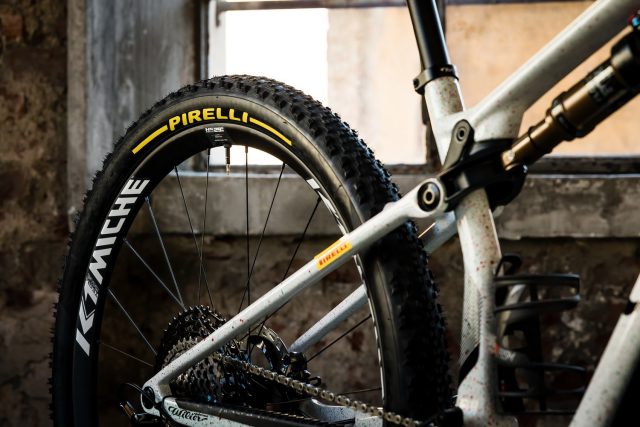 Wilier Triestina-Pirelli Factory Team - Urta SLR carro posteriore
