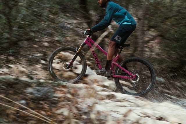 In medio stat virtus - ode alla trail bike - action