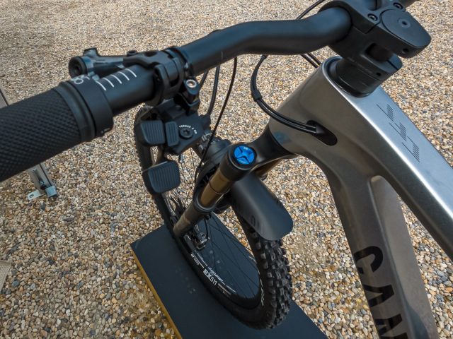 Canyon Strive CFR MY22 - Shapeshifter 04