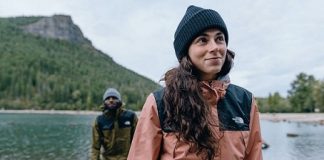 La giacca Antora, tra le punte di diamante della collezione The North Face Rainwear per la primavera 2022