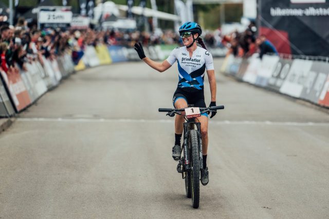 Rebecca McConnell - World Cup XC Albstadt 2022 - action