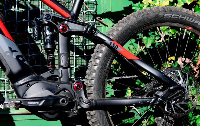 eBike Brinke X6R Race foto statica particolare sospensione