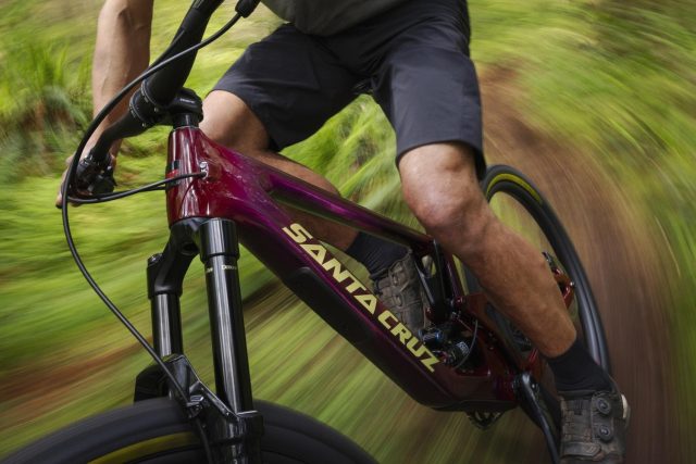 Santa Cruz Hightower MY22 - action