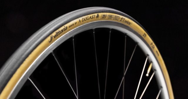 tubolare Vittoria Eroica edizione limitata, particolare del fianco con logo
