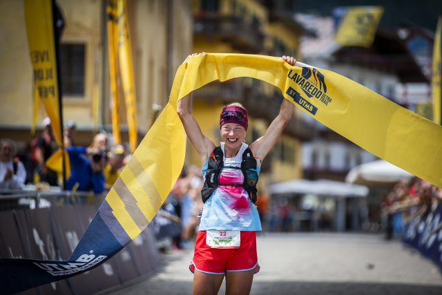 Nella foto di Federico Modica, l'arrivo vittorioso di Mimmi Kotka nella LUT 120K