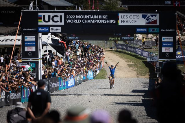 Mondiali MTB 2022 Les Gets - arrivo XCO Under 23 Men