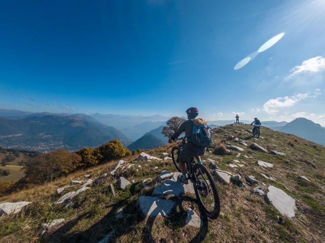 Valle Intenvi e-bike - vetta Mater vista
