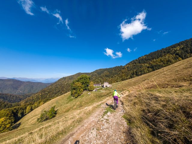 Valle Intenvi e-bike - arrivo Alpe di Gotta