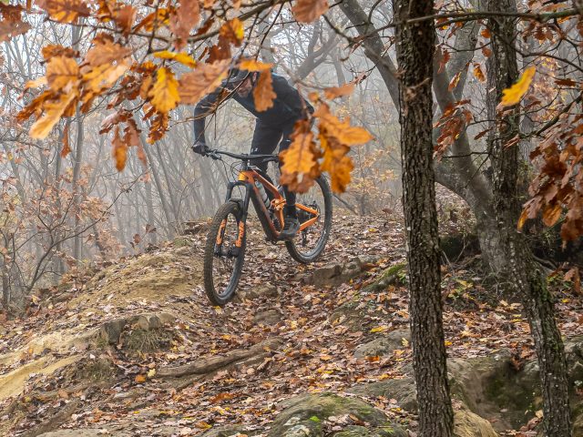 Trek Slash 9.7 MY21 - action autunno