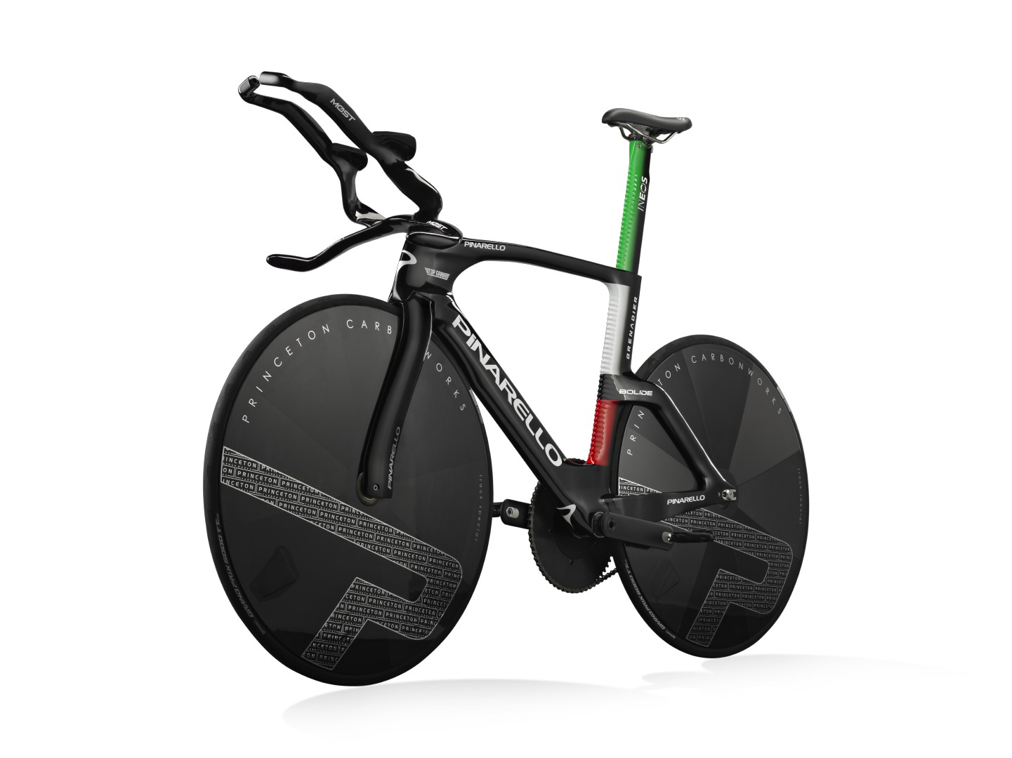 bici pinarello bolide di filippo ganna vista anteriore