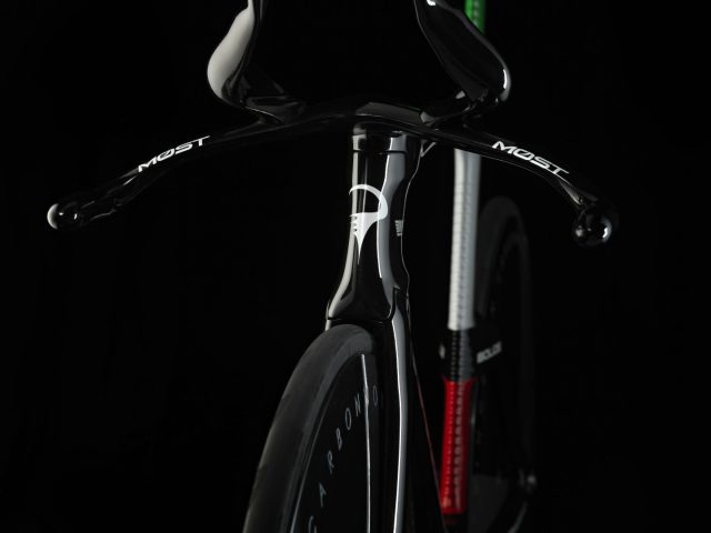 bici pinarello bolide di filippo ganna particolare avantreno