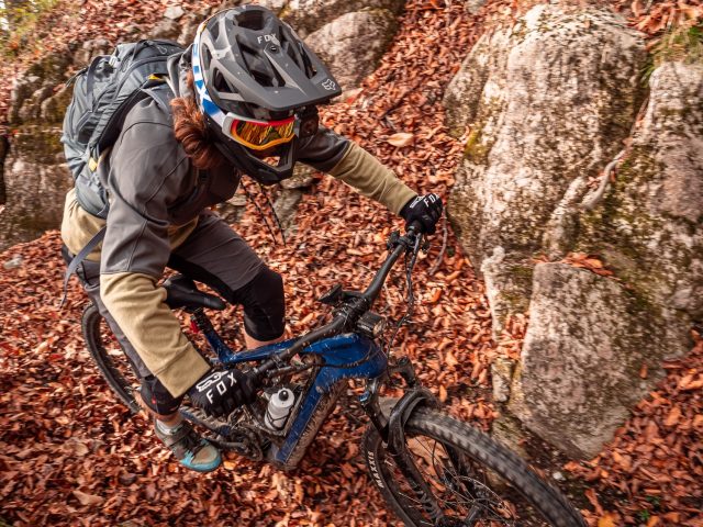 Fox Proframe RS casco MTB integrale leggero in test - action