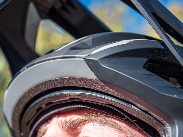 Fox Proframe RS casco MTB integrale leggero in test - MIPS