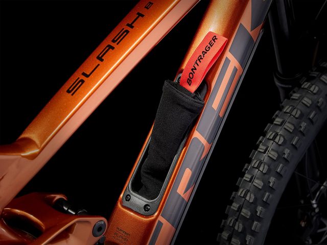 Trek Slash 8 GX - enduro in alluminio - portaoggetti