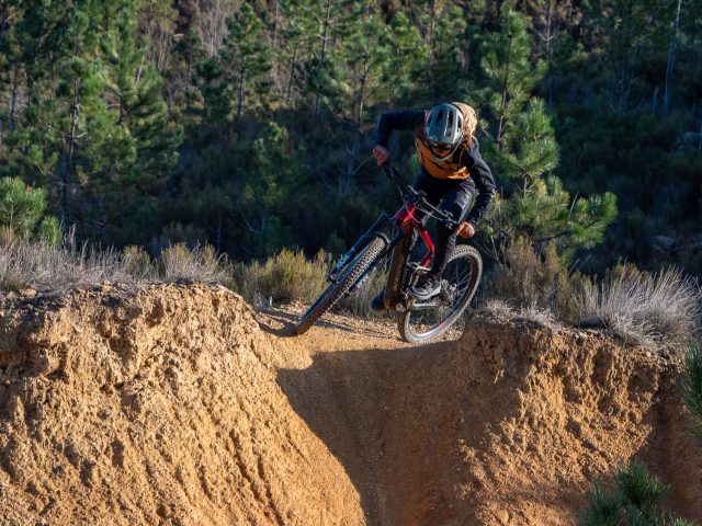 Moustache Samedi Trail 7 eMTB Test - compressioni FS, Varazze Trail Area
