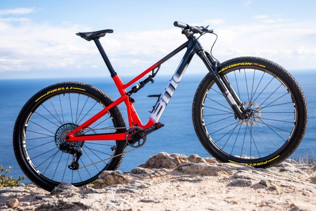 Team BMC - BMC Fourstroke 01