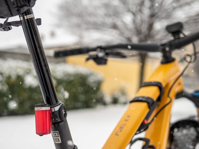 How To - preparare la mtb per l'inverno sui sentieri - luce posteriore
