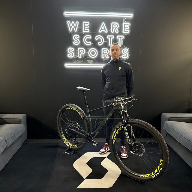 Scott Racing Team - De Cosmo