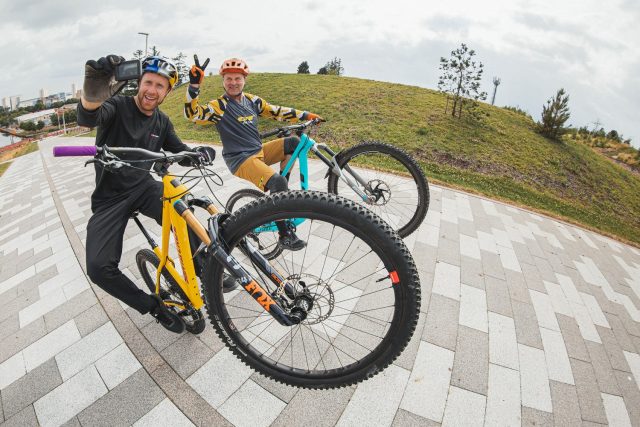 Danny MacAskill - Do A Wheelie - Hans Rey