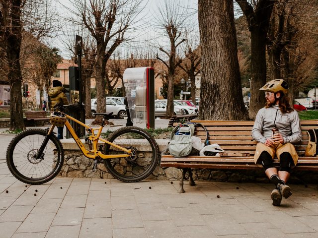 speciale bike test 2023 - località protagonista finale ligure -backstage finalborgo porta testa