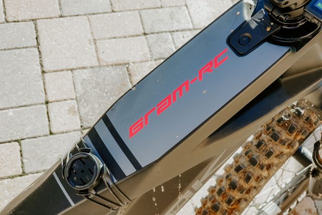 Thok Gram RC - lifestyle - top tube