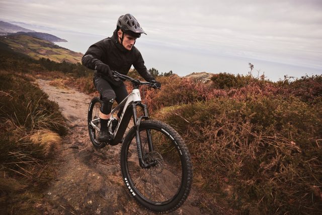 Giant Stance E+ EX MY23 eMTB - action