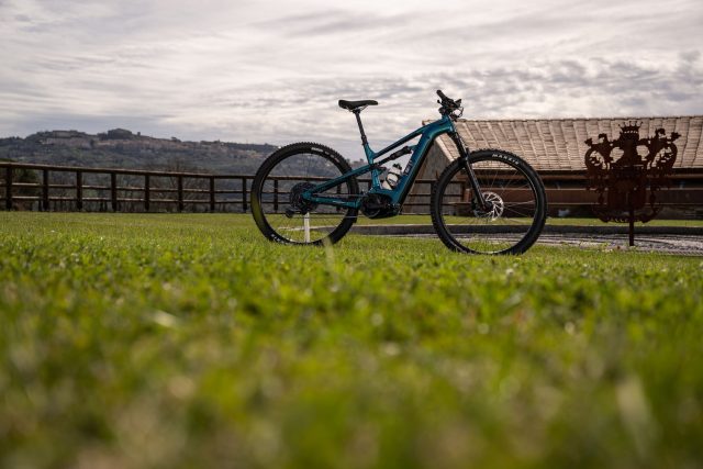 cannondale e tenuta il cicalino - moterra neo