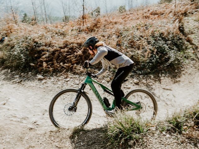 Canyon Spectral:ON CF 8 - Speciale Bike Test - eMTB Full Power - action 02