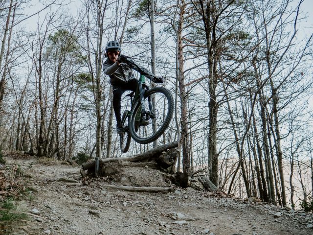 Canyon Spectral:ON CF 8 - Speciale Bike Test - eMTB Full Power - action 01
