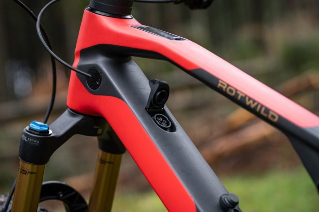 Rotwild R.X275 Ultra eMTB Light - porta ricarica 02
