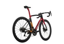 pinarello dogma x still life in studio tre quarti posteriore