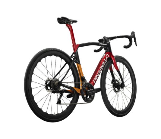 pinarello dogma x still life in studio tre quarti posteriore