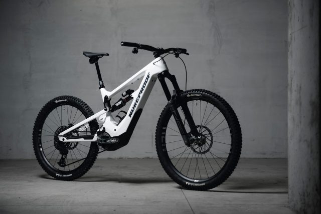 SRAM Eagle Powertrain e Nukeproof Megawatt Carbon short test - bici 01