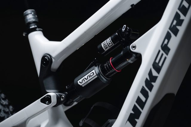 SRAM Eagle Powertrain e Nukeproof Megawatt Carbon short test - bici 03