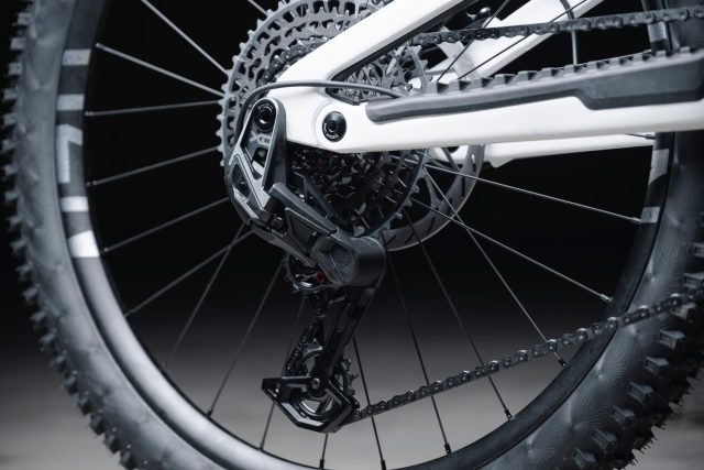 SRAM Eagle Powertrain e Nukeproof Megawatt Carbon short test - bici 05