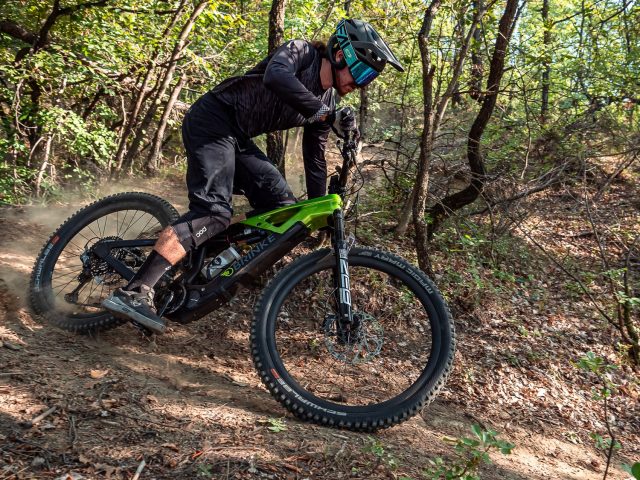 alpina rootage evo casco mtb test - action